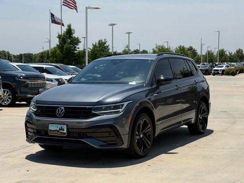 Used 2024 Volkswagen Tiguan SE R-Line FWD image 8