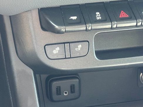Used 2019 Chevrolet Colorado Z71 AWD/4WD image 23