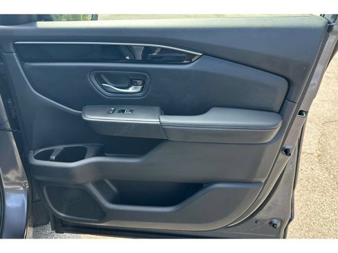 Used 2024 Honda Pilot Touring image 22