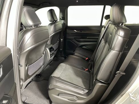 New 2025 Jeep Grand Cherokee L Laredo AWD/4WD image 37