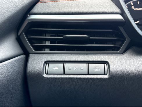 Used 2022 Nissan Altima 2.5 SR image 12