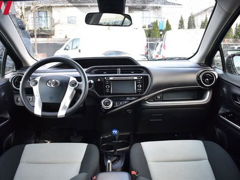 Used 2017 Toyota Prius C One image 12
