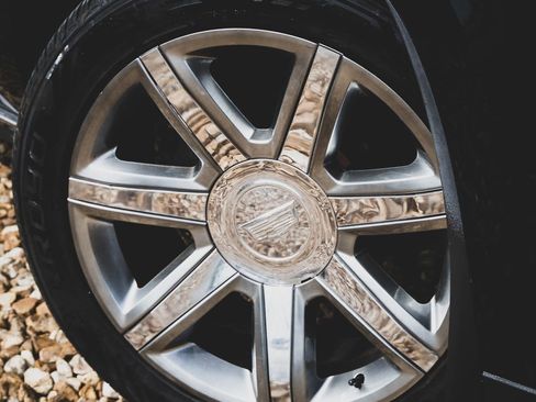 Used 2015 Cadillac Escalade Premium AWD/4WD image 28