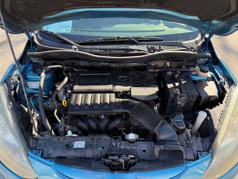 Used 2011 MAZDA MAZDA2 Touring image 9