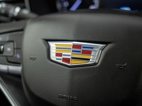 New 2025 Cadillac XT6 Luxury image 25