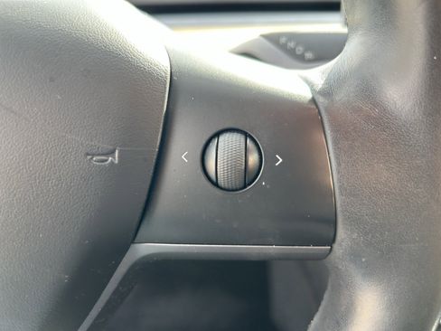 Used 2018 Tesla Model 3 image 19