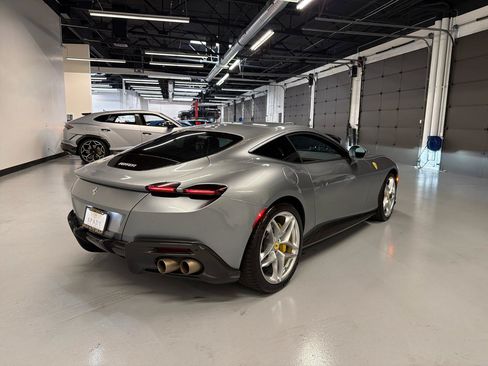 Used 2021 Ferrari Roma RWD image 8