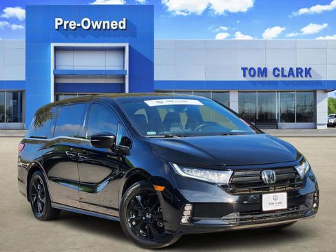 Used 2024 Honda Odyssey Sport image 1