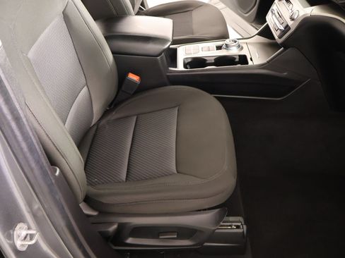 Used 2022 Ford Explorer XLT RWD image 14