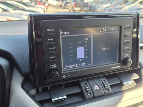 Used 2020 Toyota RAV4 XLE Premium image 35