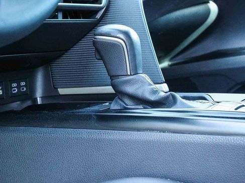 Used 2025 Toyota Camry SE image 32