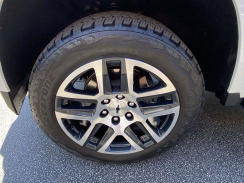 Used 2024 Chevrolet Colorado Z71 w/ Z71 Convenience Package 2 image 25