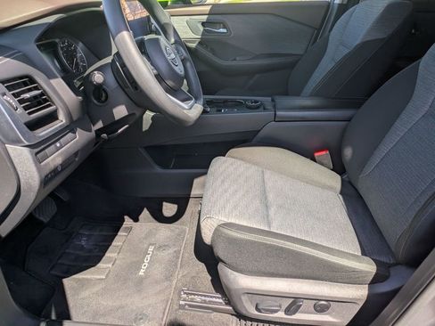 Used 2023 Nissan Rogue SV AWD/4WD image 19