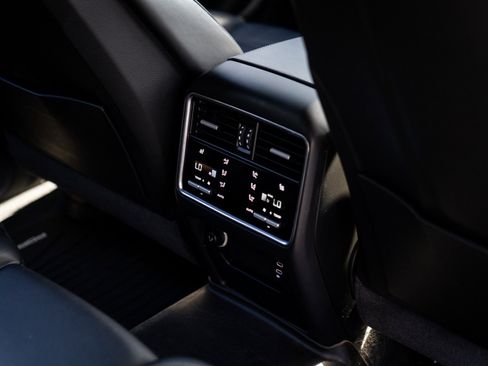 Used 2020 Porsche Cayenne Turbo image 29