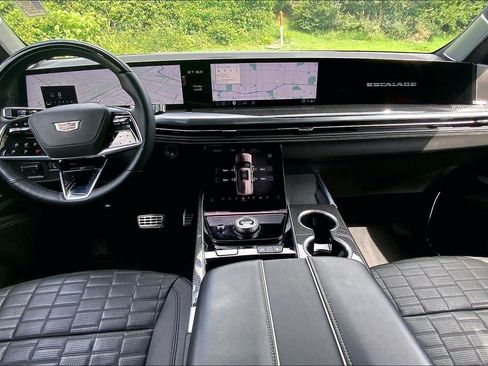 Certified 2025 Cadillac Escalade ESV V w/ LPO, ONYX Package AWD/4WD image 16