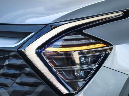 Used 2024 Kia Sportage LX image 7