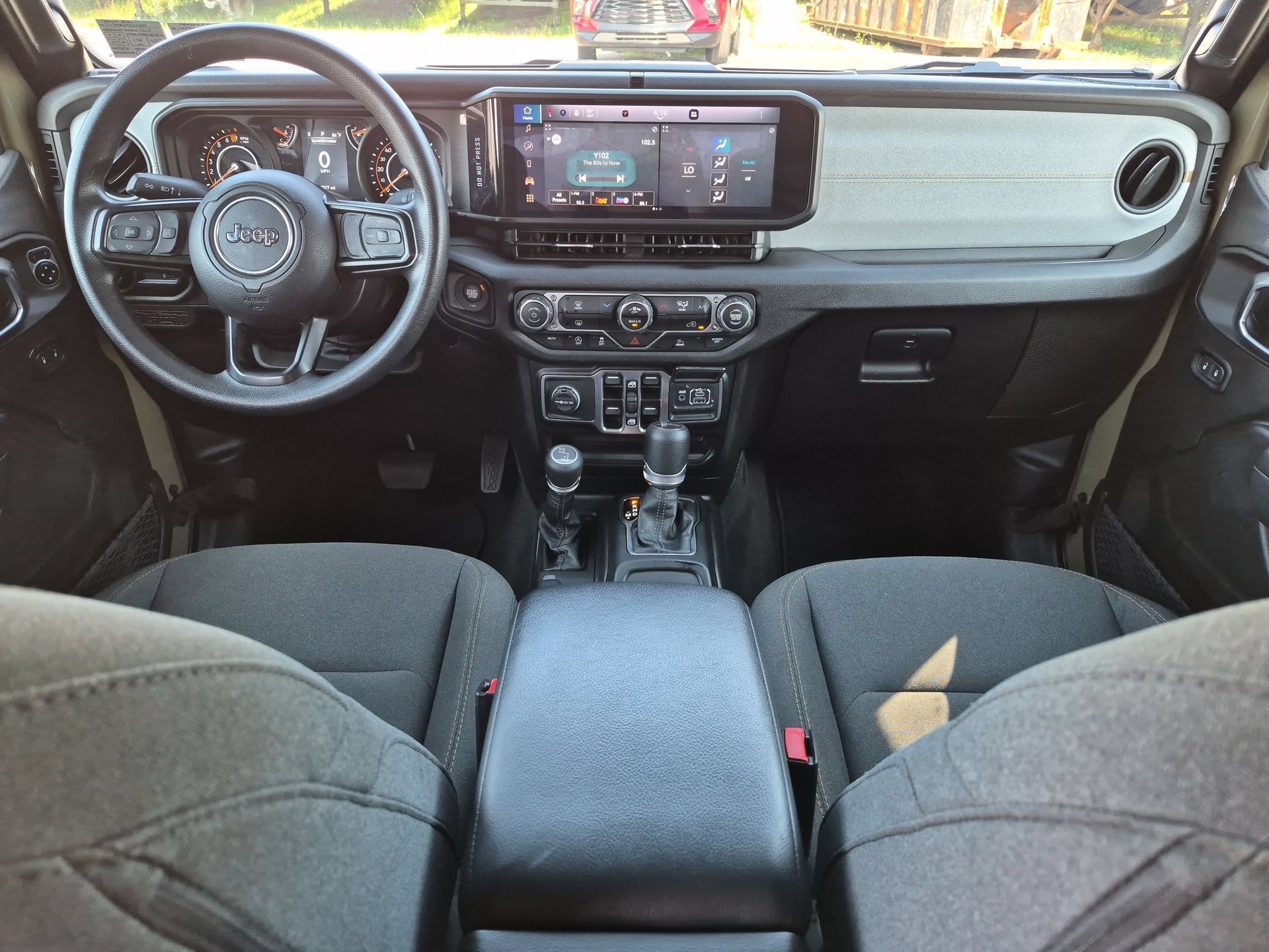 Used 2025 Jeep Gladiator Sport AWD/4WD image 19