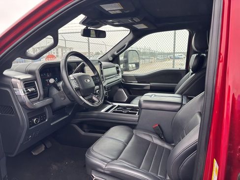 Used 2025 Ford F350 Platinum AWD/4WD image 9