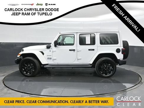 Used 2021 Jeep Wrangler Sahara image 9