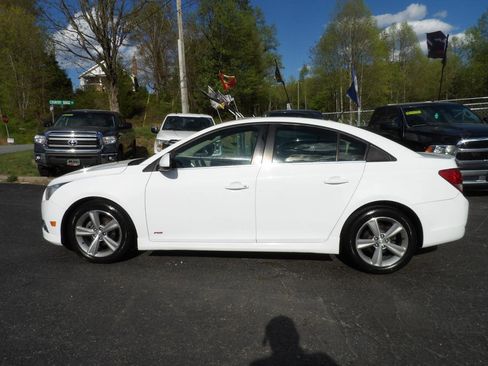 Used 2013 Chevrolet Cruze LT w/ Enhanced Safety Package FWD image 4