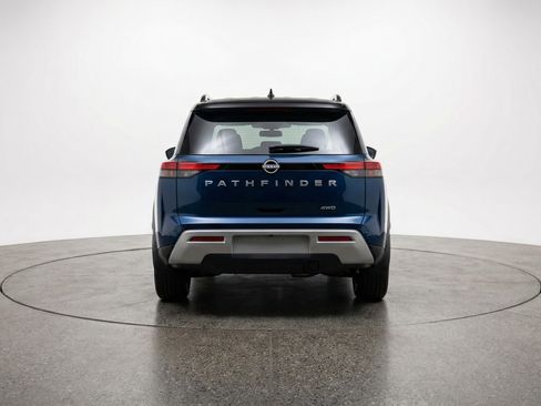 Used 2025 Nissan Pathfinder SV image 7