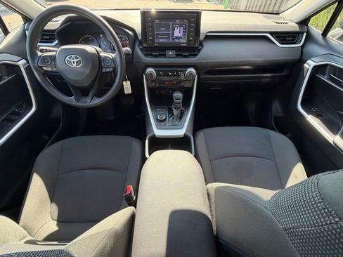 Used 2022 Toyota RAV4 LE AWD/4WD image 11