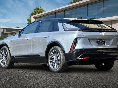 New 2025 Cadillac Lyriq Sport image 6