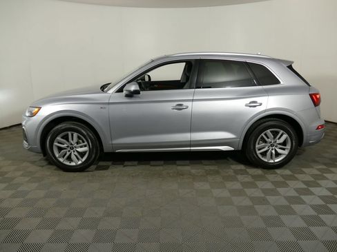 Certified 2022 Audi Q5 2.0T Premium w/ Convenience Package AWD/4WD image 6