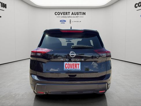 Used 2025 Nissan Rogue SV FWD image 5