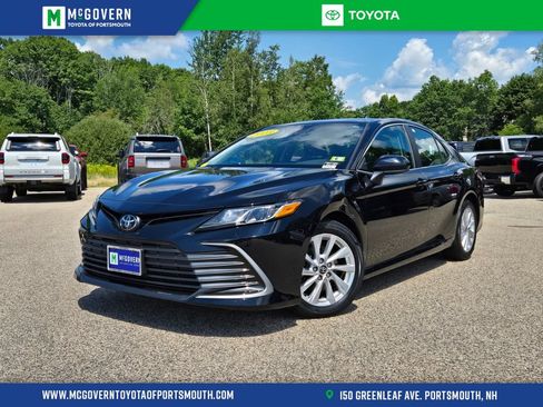 Used 2023 Toyota Camry LE FWD image 1