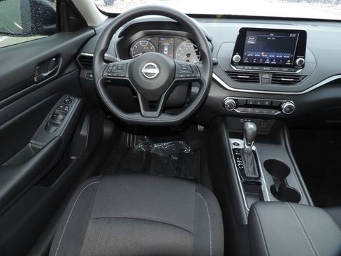 Used 2025 Nissan Altima 2.5 S image 19