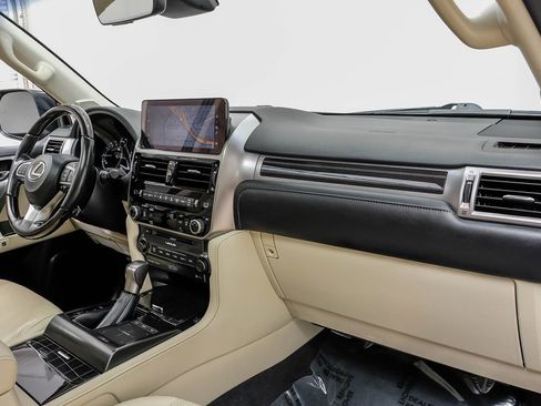 Used 2022 Lexus GX 460 Luxury w/ Sport Design Package image 11