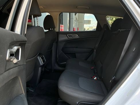 Used 2025 Kia Sportage LX FWD image 11