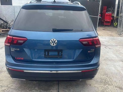 Used 2018 Volkswagen Tiguan SEL Premium image 4
