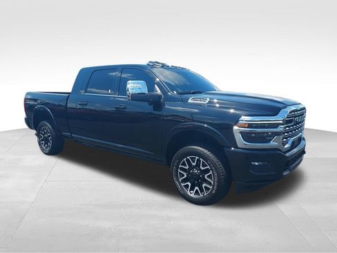 Used 2025 RAM 2500 Limited AWD/4WD image 2