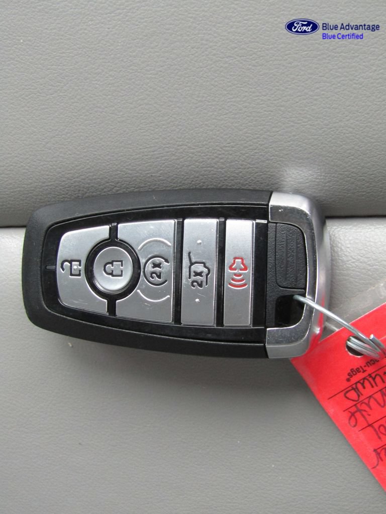 Used 2025 Ford Explorer Active AWD/4WD image 39