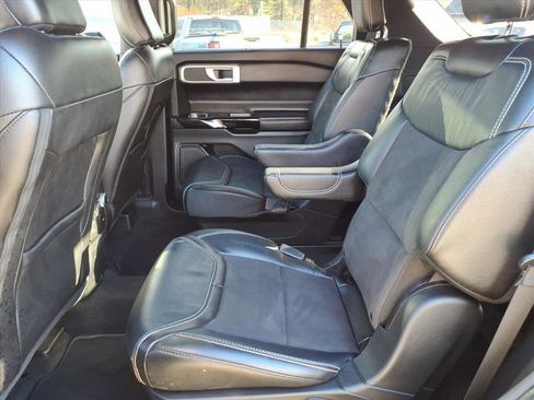 Used 2022 Ford Explorer ST w/ ST Street Pack image 15