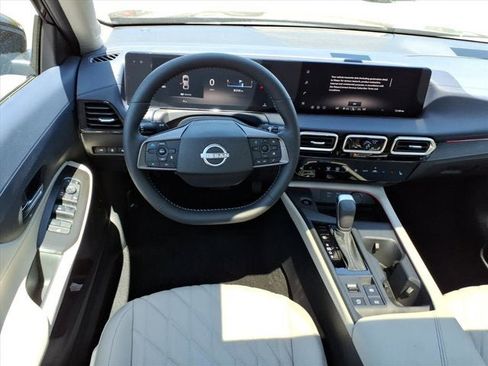 New 2026 Nissan Sentra SL FWD image 8