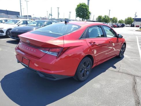 Used 2021 Hyundai Elantra SEL FWD image 4