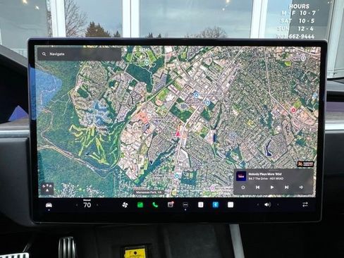 Used 2022 Tesla Model S image 13