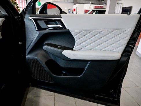 Used 2024 Mitsubishi Outlander SEL Black Edition image 32