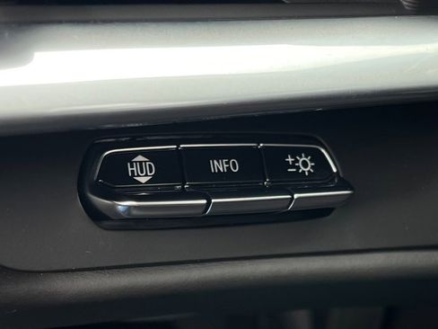 Used 2023 Chevrolet Corvette Stingray Premium Conv w/ Z51 Performance Package image 24