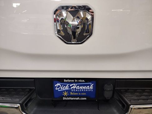 Used 2022 RAM 1500 Laramie AWD/4WD image 18