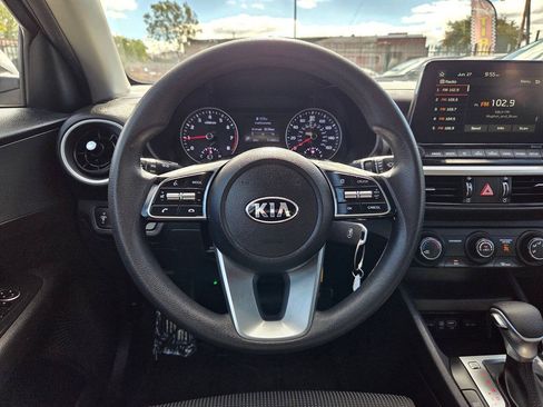 Used 2020 Kia Forte LXS FWD image 9