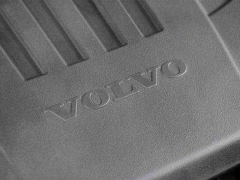 Used 2026 Volvo XC60 B5 Plus w/ Protection Package Premier image 25