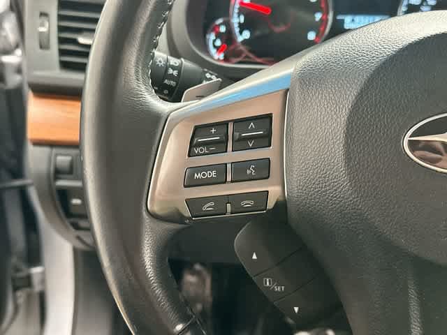 Used 2013 Subaru Outback 2.5i Limited AWD/4WD image 9