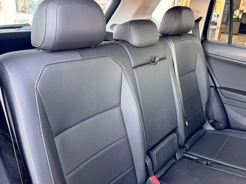 Used 2019 Volkswagen Tiguan SE w/ Panoramic Sunroof Package AWD/4WD image 21