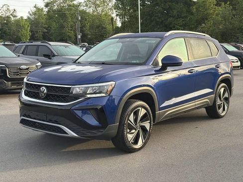 Used 2023 Volkswagen Taos SE AWD/4WD image 7