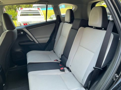 Used 2016 Toyota RAV4 XLE AWD/4WD image 20