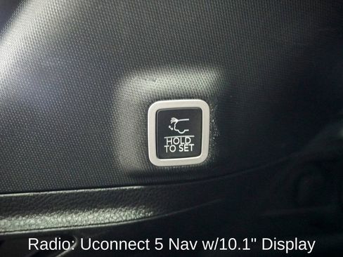 Used 2024 Jeep Grand Cherokee Limited w/ Luxury Tech Group II image 7